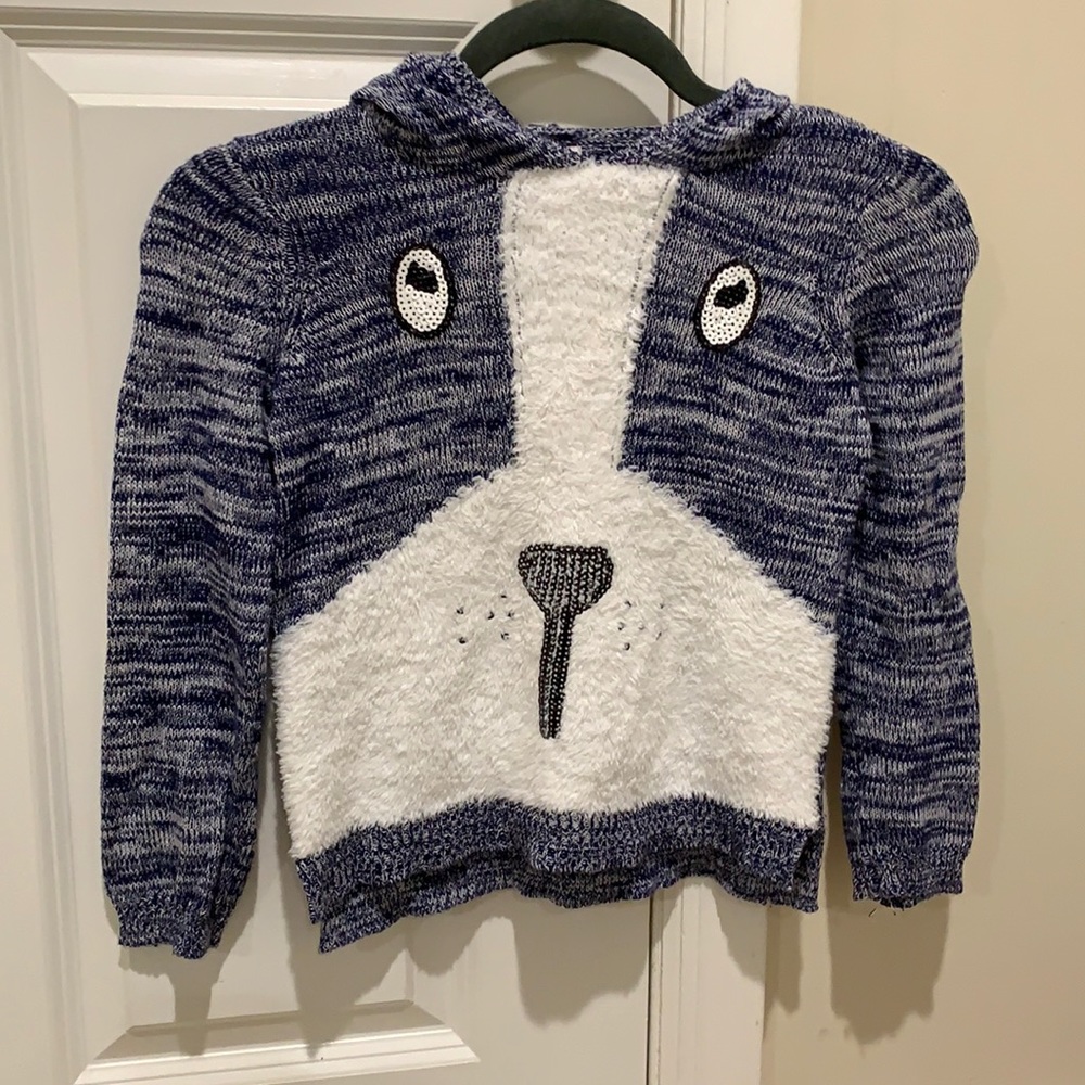 Cute soft sweater!